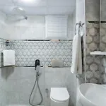Marine Point 아파트 *